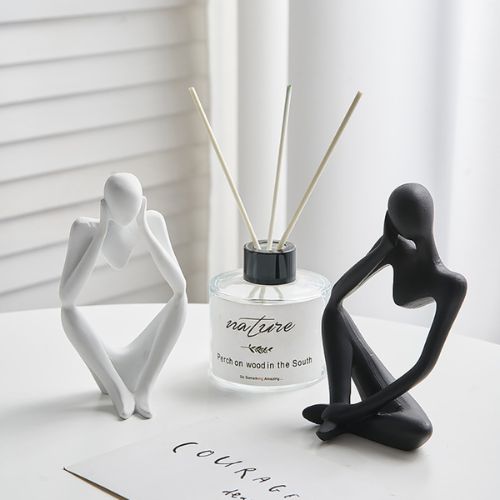 Abstract Thinker Statue – Nordic Style Art Sculpture for Modern Home Décor